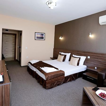 Coral Hotel Поморие Экстерьер фото