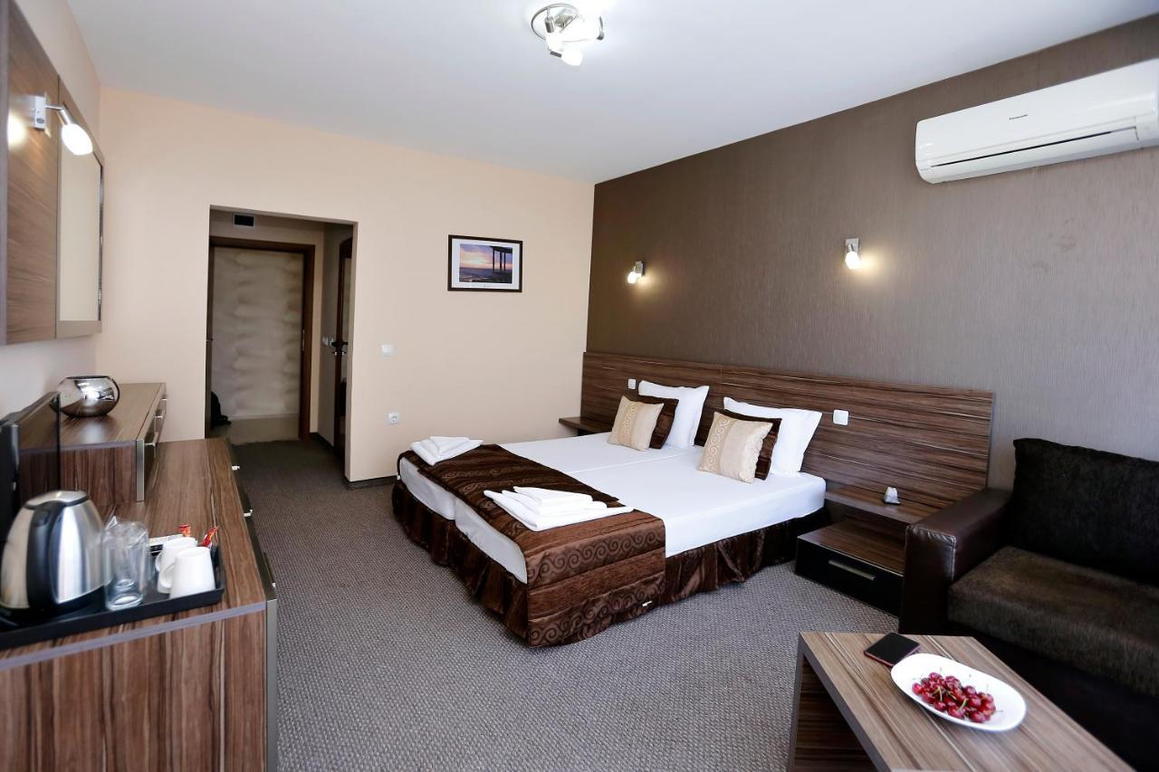 Coral Hotel Поморие Экстерьер фото